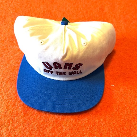 Vans off the Wall Vans Design Co. white blue and red cap hat NWT - Picture 3 of 7